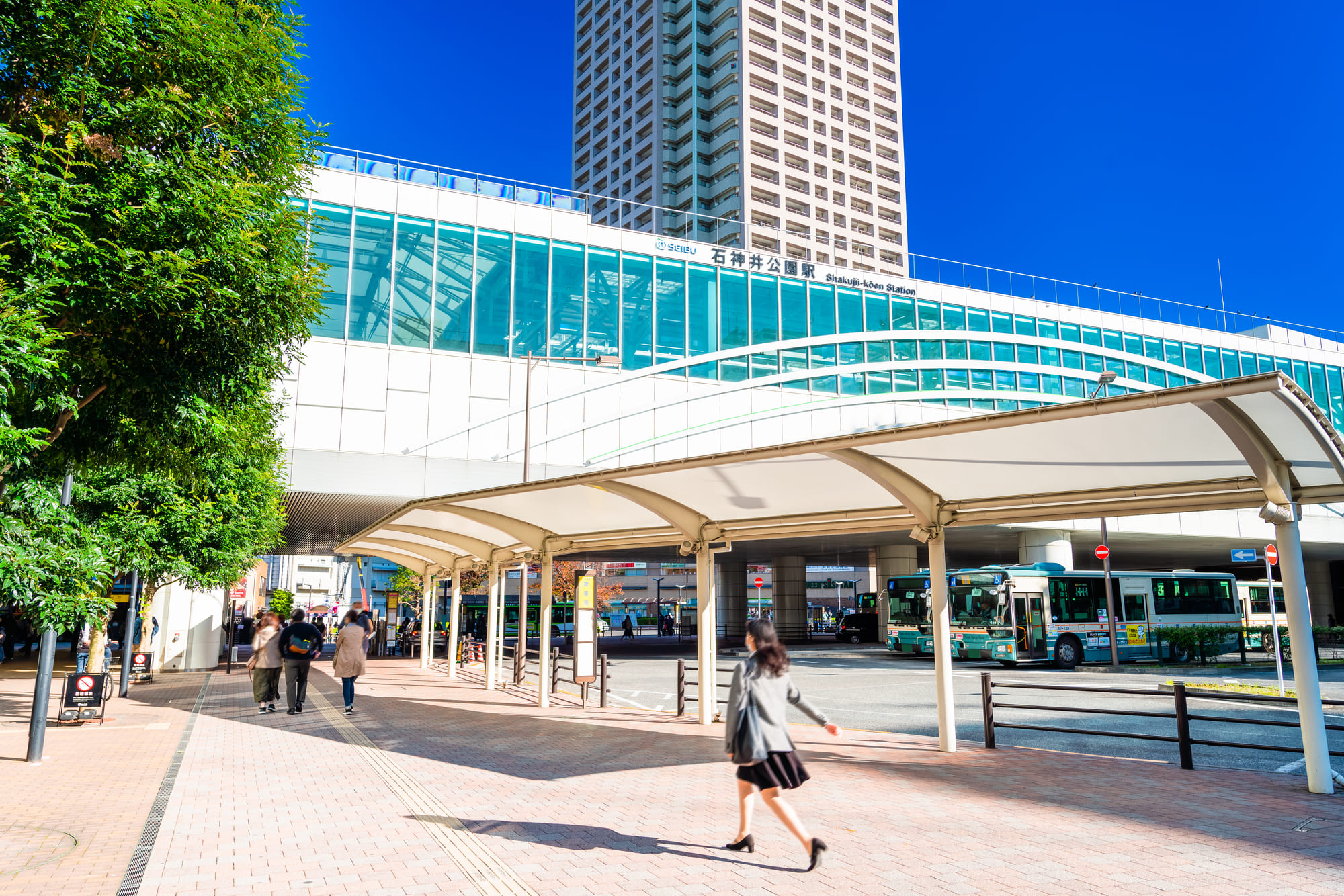 練馬区石神井公園駅前の風景