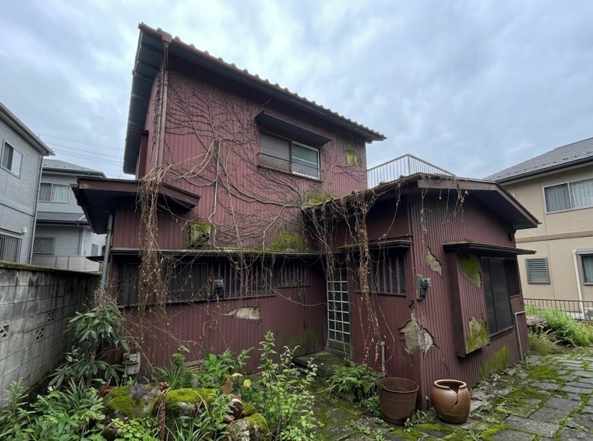練馬区豊玉上の難物件（再建築不可・増築未登記・ゴミ屋敷）を「残置物そのまま自社買取」でスピード解決！成年後見人の厳格な手続きをクリアし、DIY向け戸建てとして再生した事例