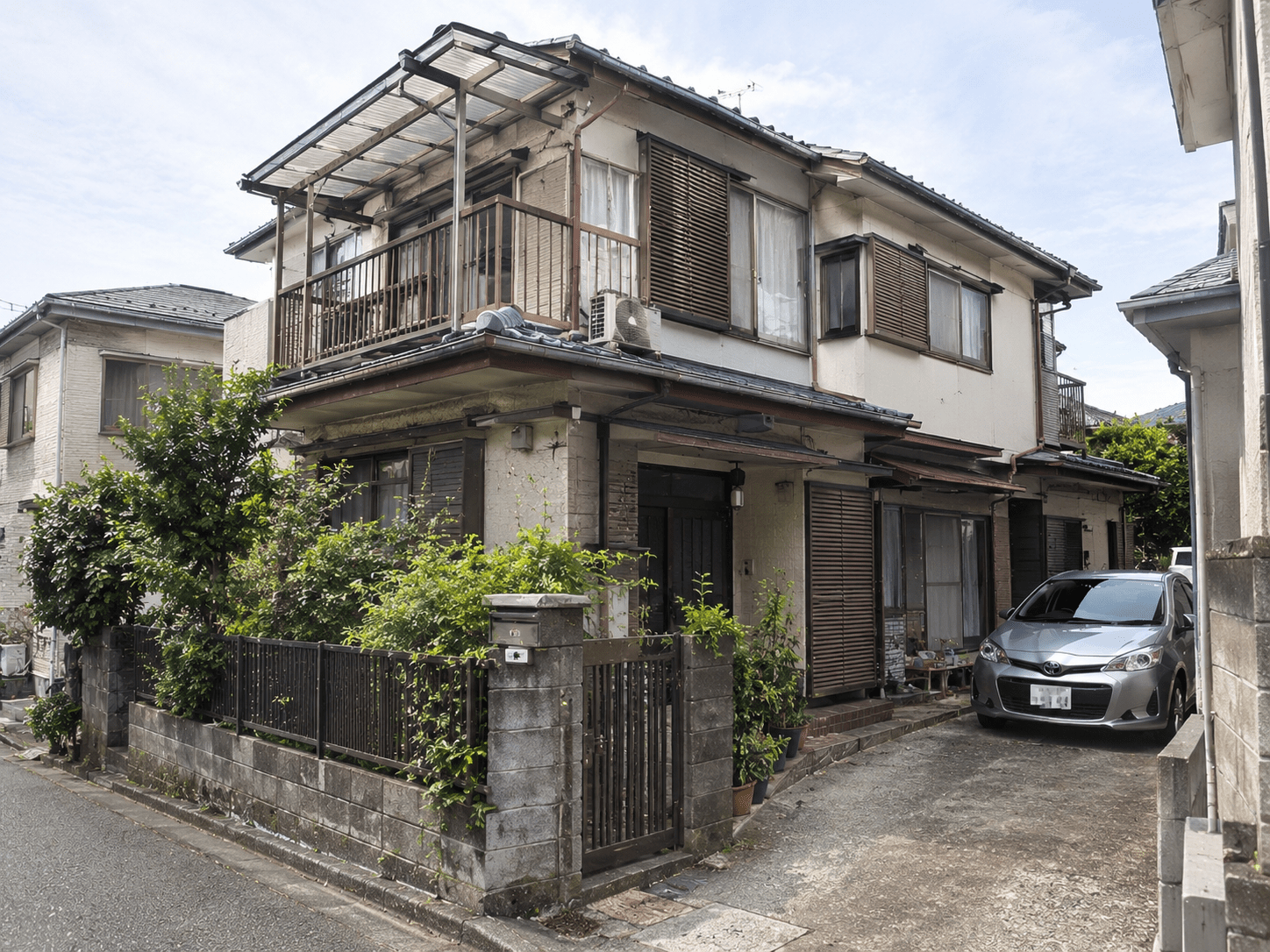 練馬区石神井台の戸建て売却事例｜築45年の再建築不可物件！周辺道路が狭く駅も遠い実家をリフォームして自然豊かで落ち着いた戸建てに！
