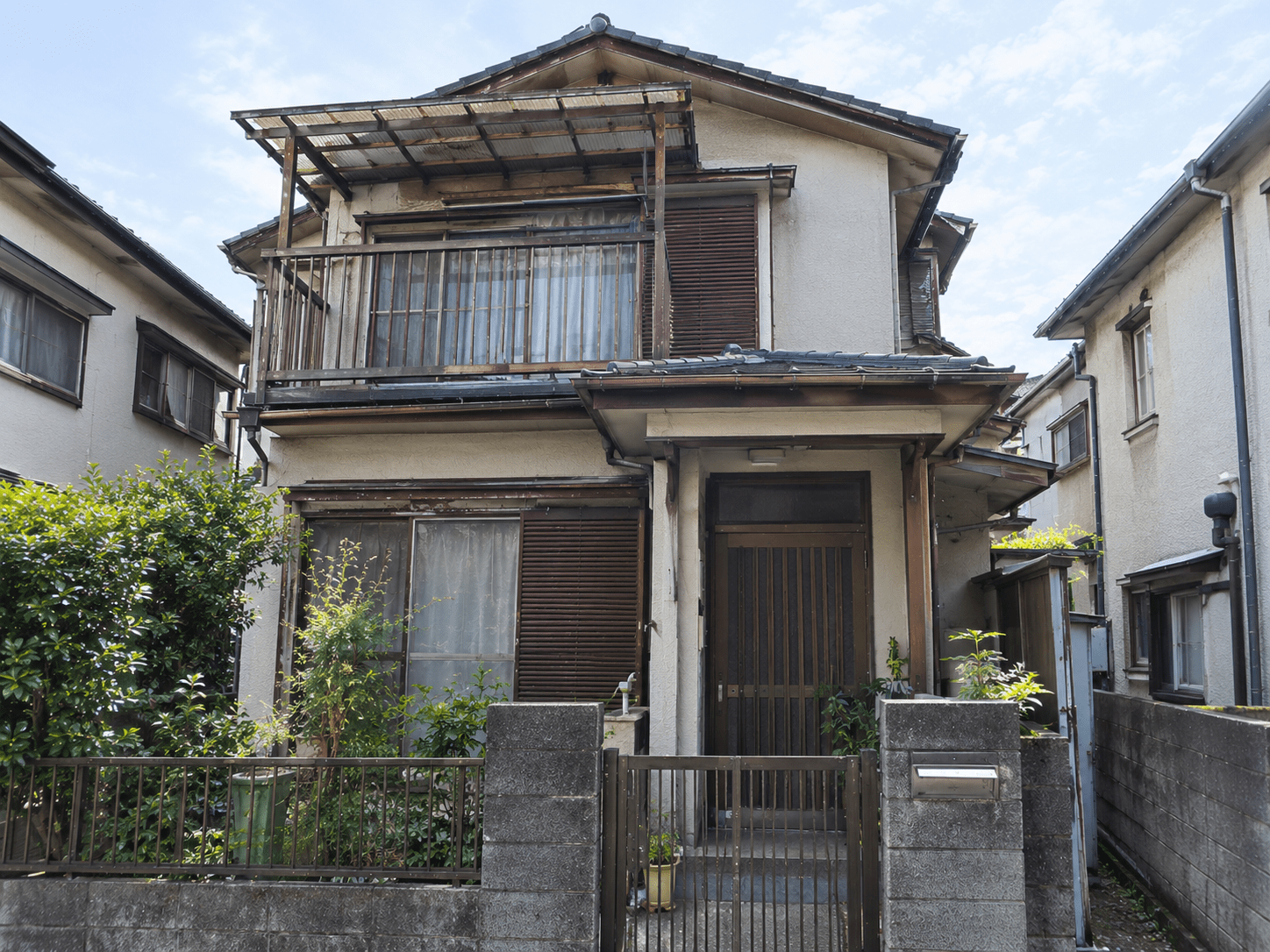 東京都練馬区東大泉｜離婚による財産分与希望のためスピード売却希望！再建築不可・築35年でも売却できる活路をご提案！