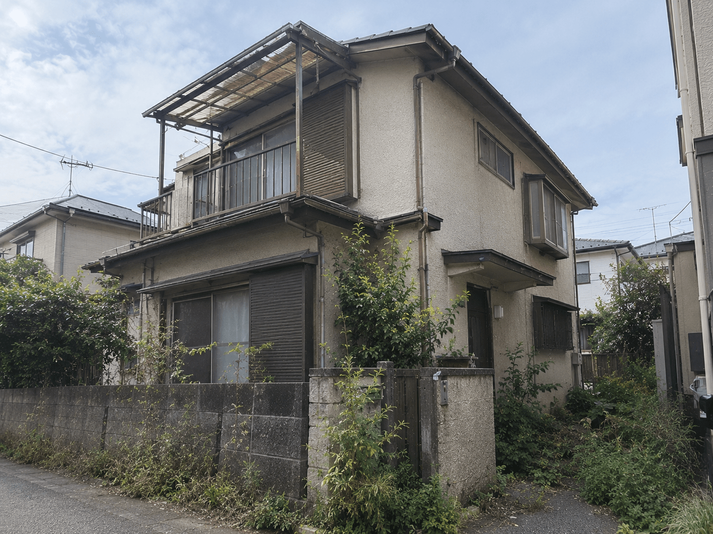 練馬区谷原の相続戸建て売却事例｜築40年の再建築不可物件！駐車場は駐車難易度高く相続後空き家のため早めに売却希望！